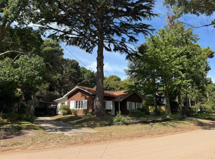 Casa · 424m² · 5 Ambientes · 1 Cochera