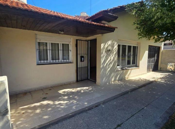Casa · 100m² · 3 Ambientes · 1 Cochera