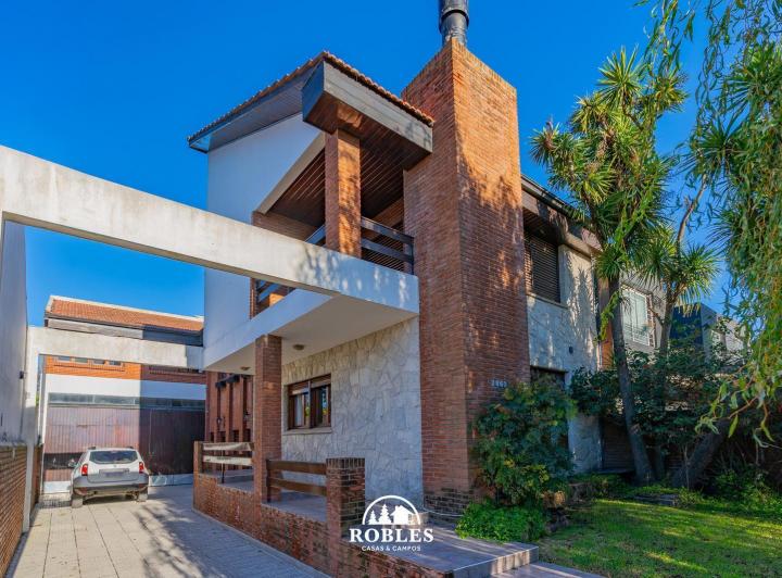 Casa · 273m² · 4 Ambientes