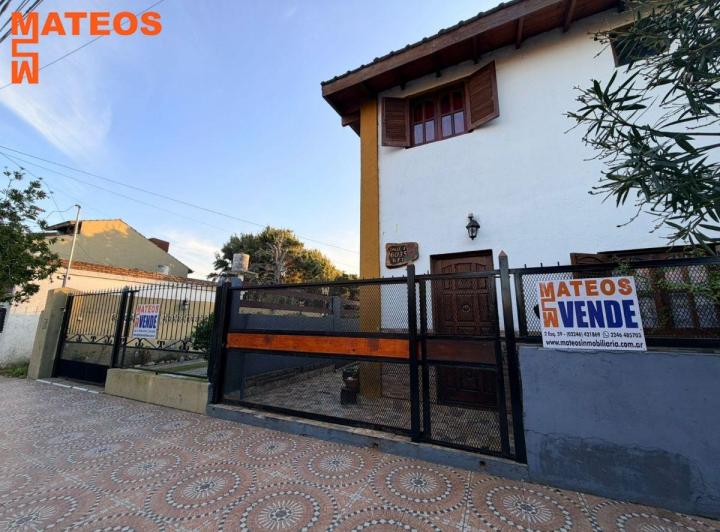 Casa · 70m² · 5 Ambientes · 1 Cochera