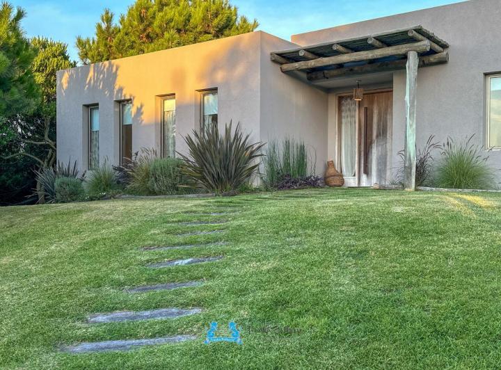 Casa · 160m² · 5 Ambientes · 1 Cochera