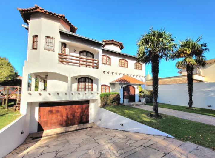 Casa · 750m² · 6 Ambientes