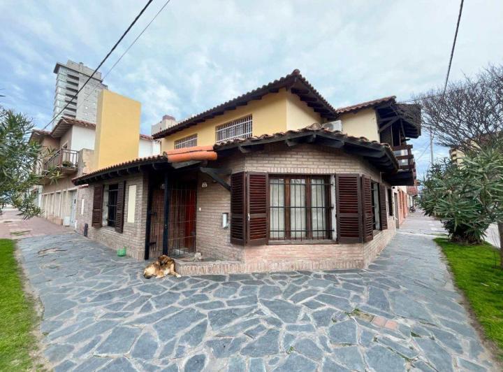 Casa · 207m² · 5 Ambientes · 1 Cochera