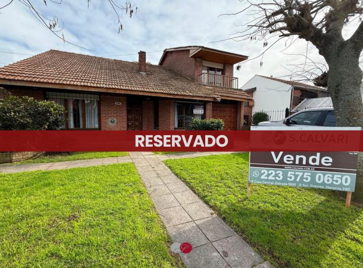 Casa · 208m² · 7 Ambientes · 3 Cocheras
