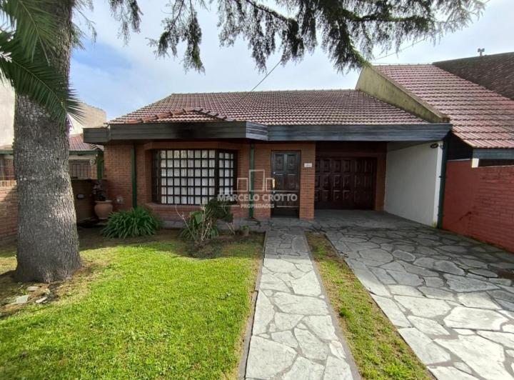 Casa · 152m² · 3 Ambientes · 2 Cocheras