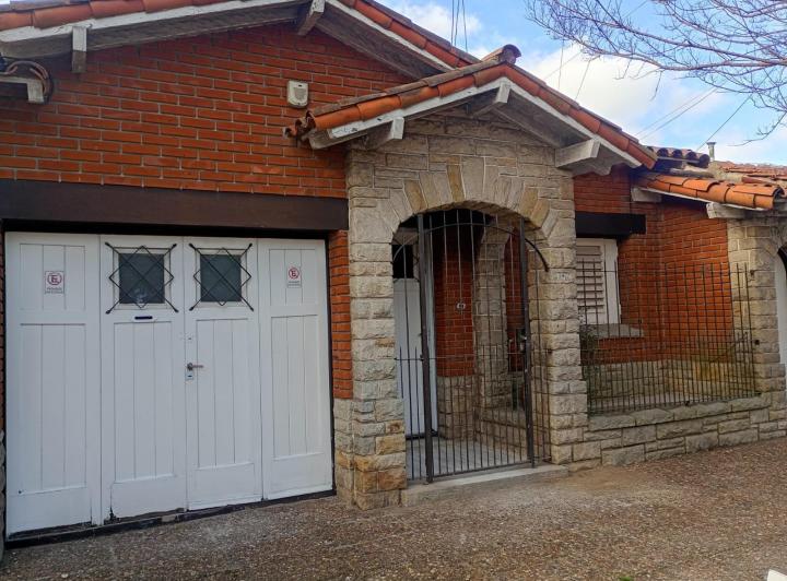 Casa · 120m² · 2 Dormitorios · 1 Cochera