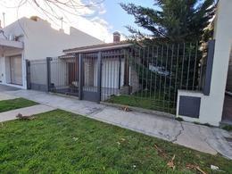 Casa · 150m² · 6 Ambientes · 1 Cochera