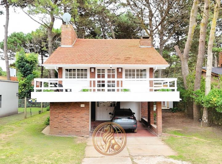 Casa · 194m² · 4 Ambientes · 1 Cochera