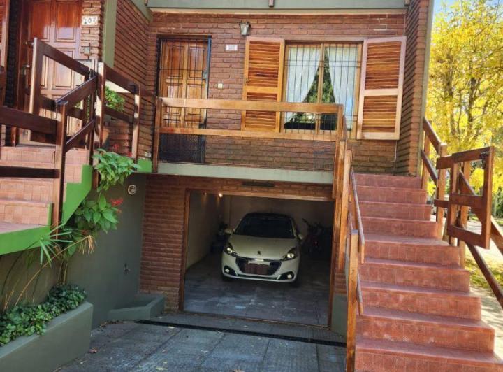 Casa · 92m² · 4 Ambientes · 1 Cochera