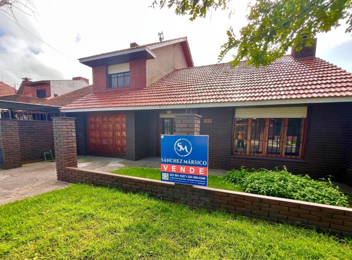 Casa · 150m² · 5 Ambientes · 2 Cocheras