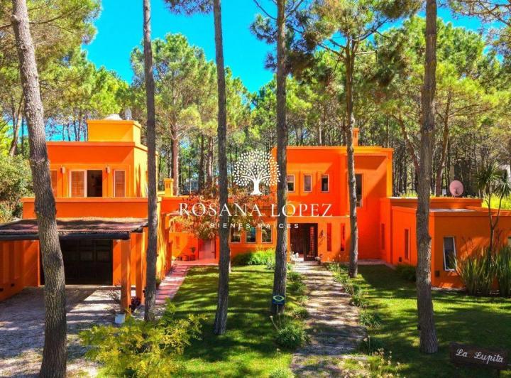 Casa · 473m² · 5 Ambientes · 1 Cochera