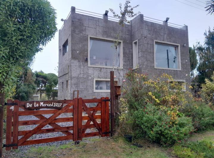 Casa · 165m² · 4 Ambientes · 2 Cocheras