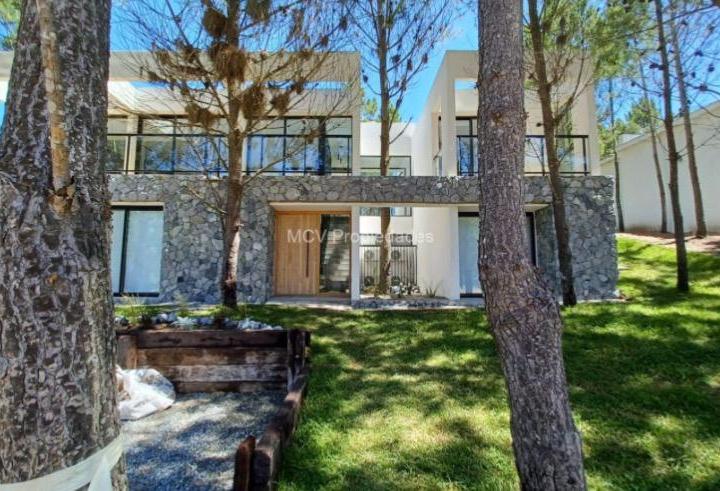 Casa · 232m² · 5 Ambientes