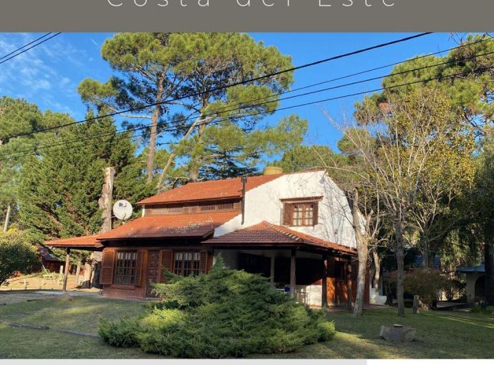 Casa · 126m² · 5 Ambientes · 2 Cocheras