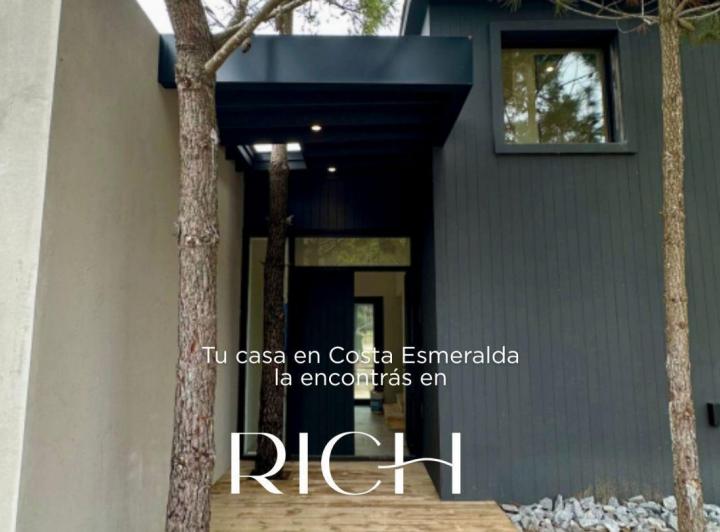 Casa · 330m² · 7 Ambientes