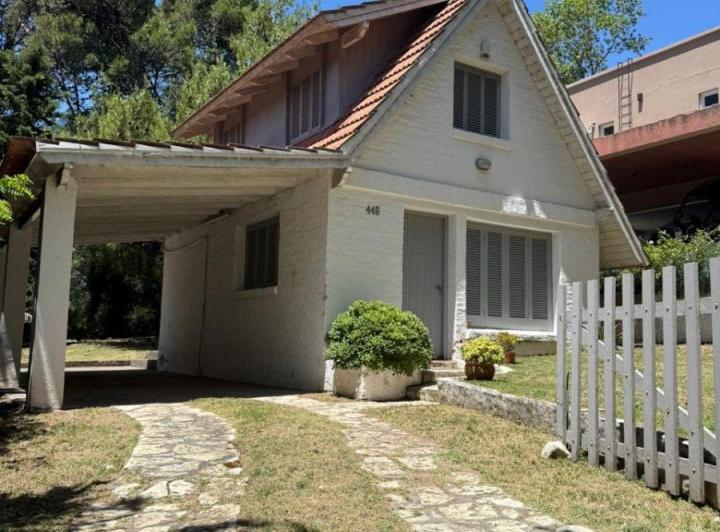 Casa · 100m² · 4 Ambientes · 1 Cochera