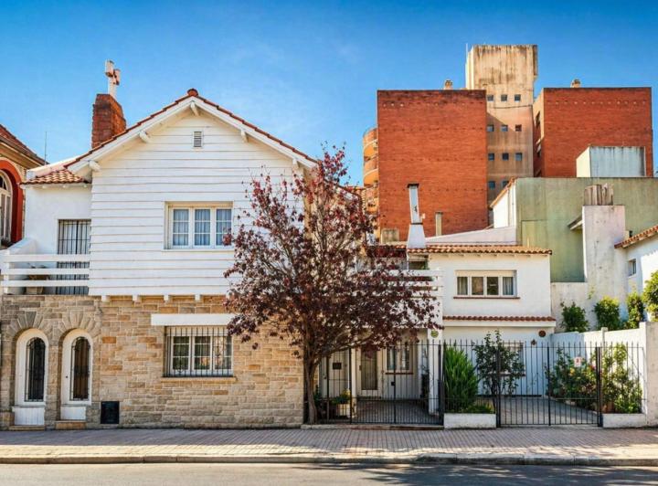 Casa · 268m² · 5 Ambientes · 1 Cochera