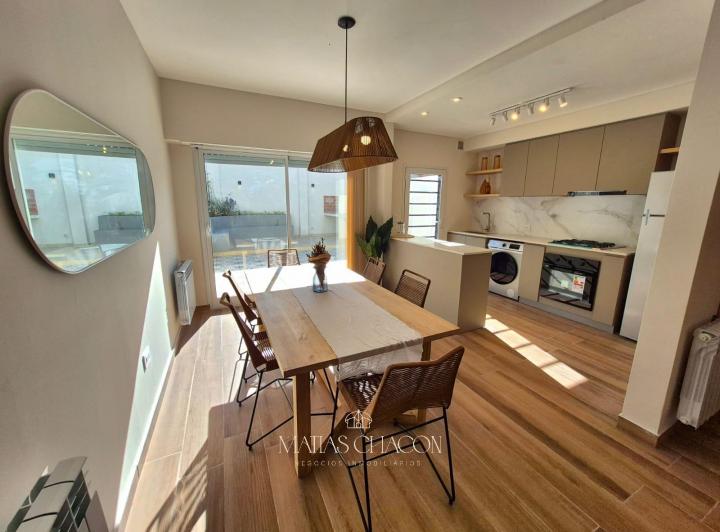 Casa · 80m² · 4 Ambientes · 2 Cocheras