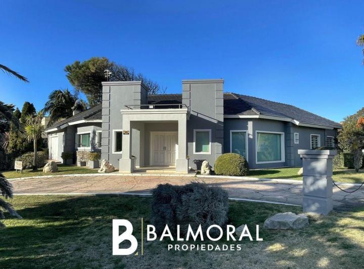 Casa · 250m² · 3 Ambientes