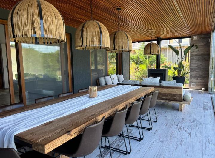 Casa · 400m² · 7 Ambientes · 2 Cocheras