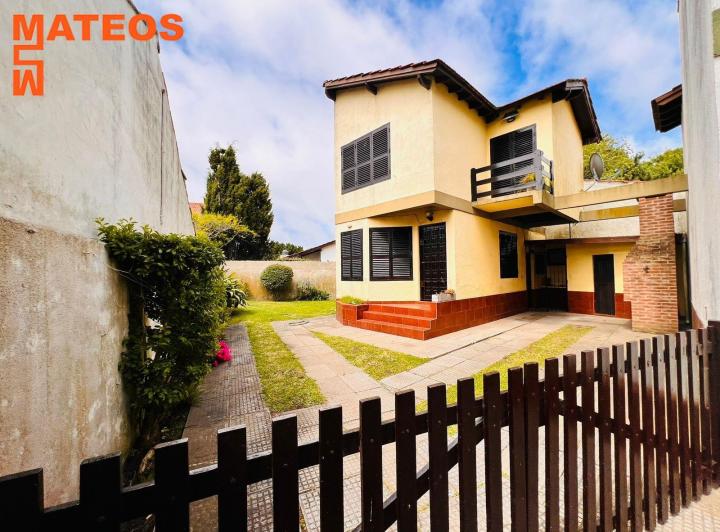 Casa · 1m² · 3 Ambientes · 1 Cochera