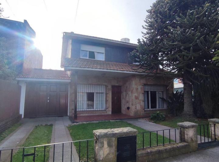 Casa · 191m² · 5 Ambientes · 1 Cochera