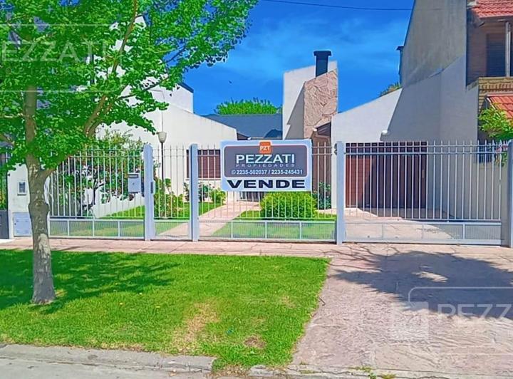 Casa · 80m² · 3 Ambientes · 3 Cocheras
