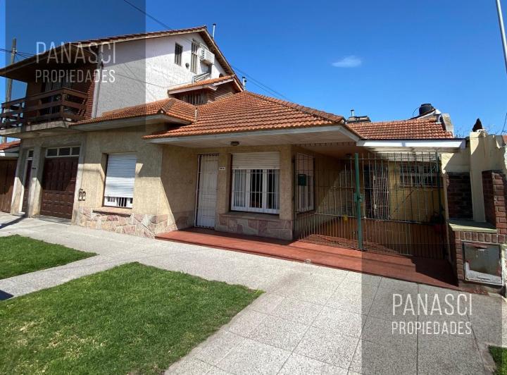 Casa · 267m² · 7 Ambientes · 5 Cocheras