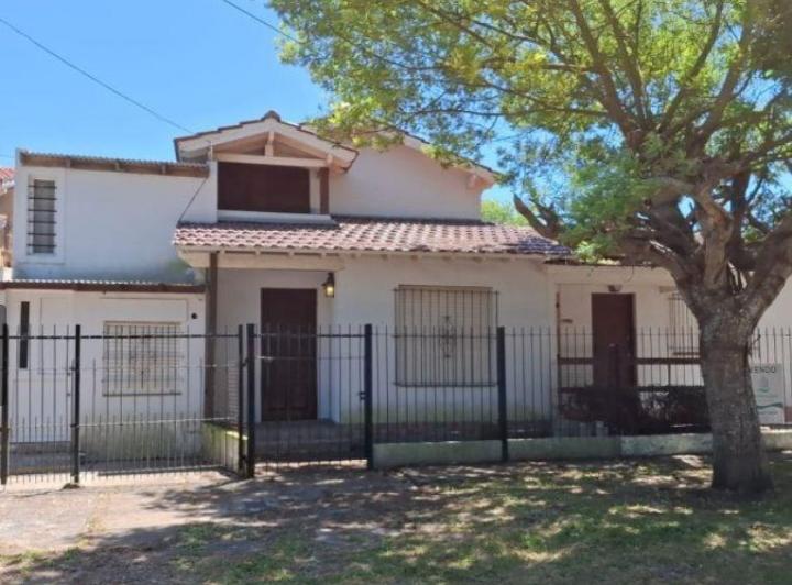 Casa · 300m² · 7 Ambientes