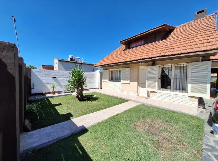 Casa · 109m² · 3 Ambientes · 3 Cocheras