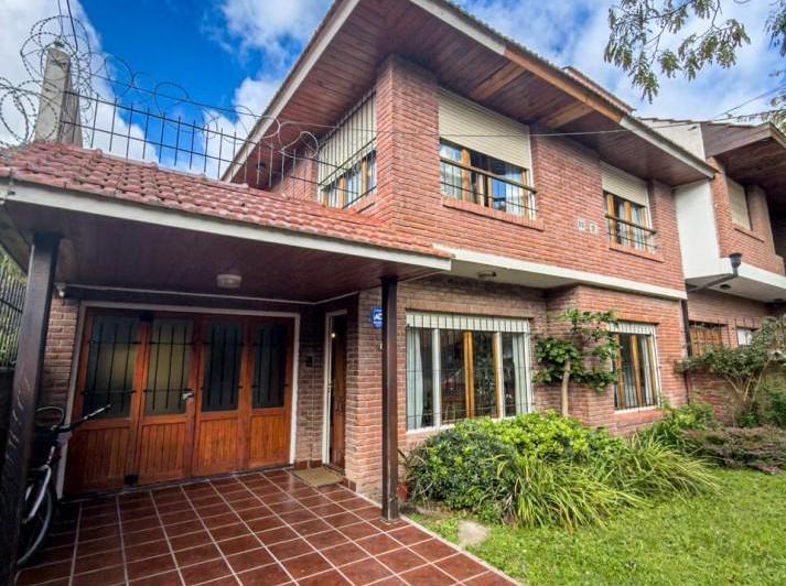 Casa · 181m² · 5 Ambientes · 1 Cochera