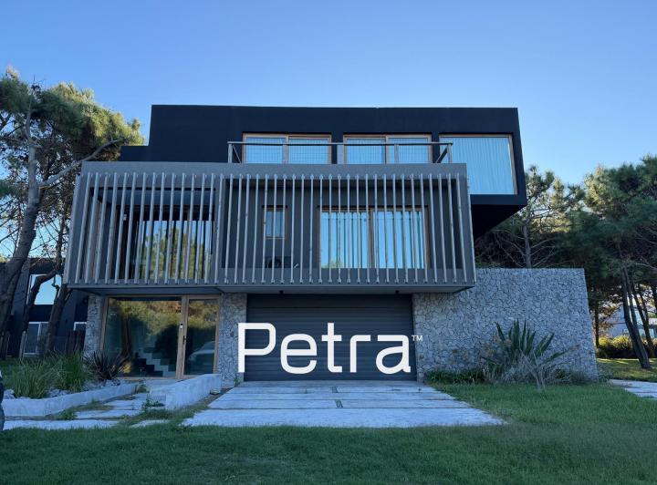 Casa · 412m² · 7 Ambientes · 3 Cocheras