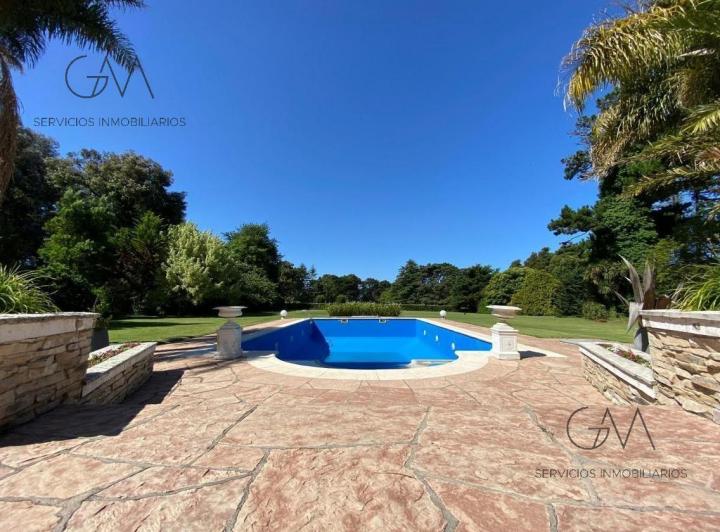 Casa · 298m² · 3 Ambientes · 4 Cocheras