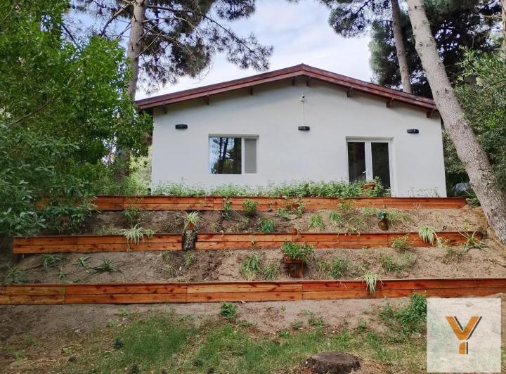 Casa · 90m² · 3 Ambientes · 4 Cocheras