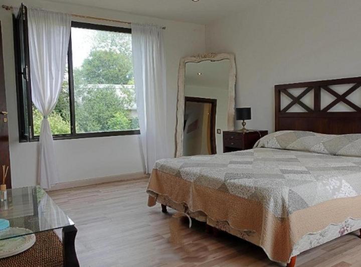 Casa · 325m² · 6 Ambientes