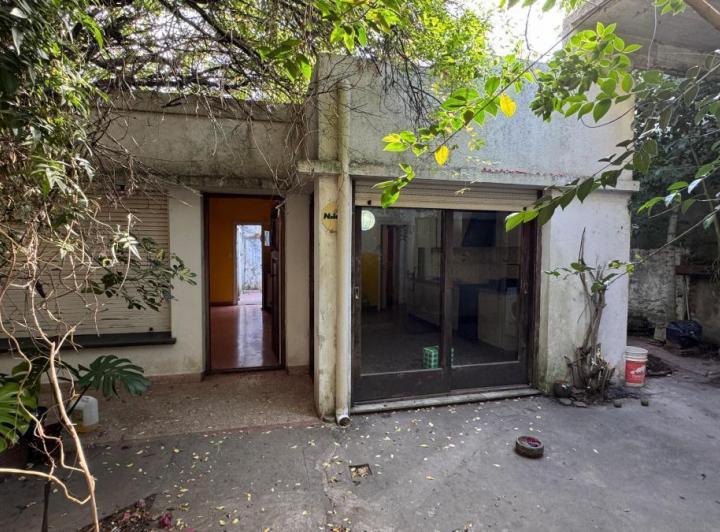 Casa · 210m² · 5 Ambientes · 4 Cocheras