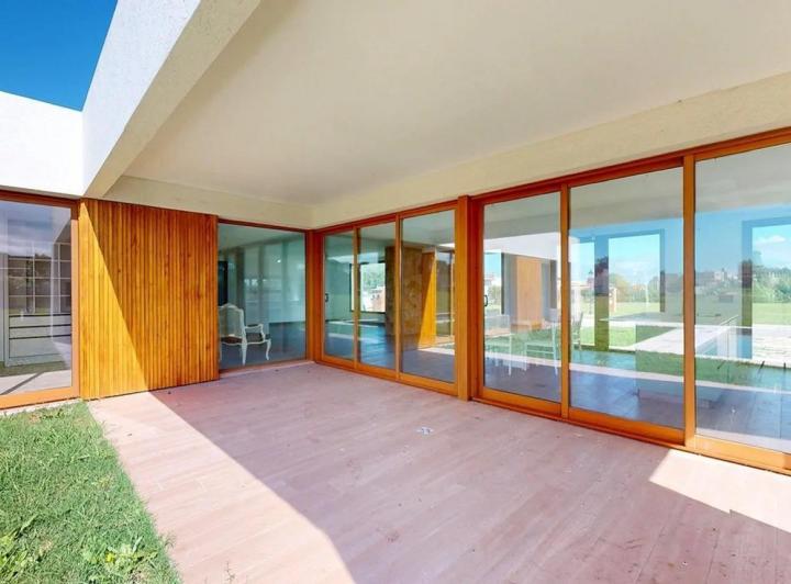 Casa · 182m² · 4 Ambientes · 4 Cocheras