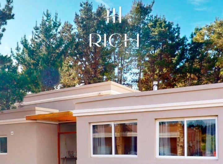Casa · 140m² · 4 Ambientes · 1 Cochera