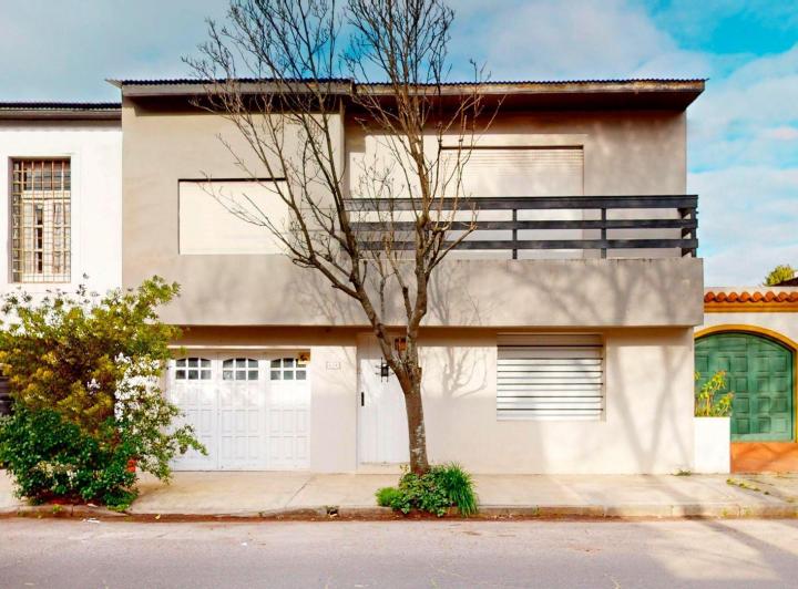 Casa · 163m² · 5 Ambientes · 1 Cochera