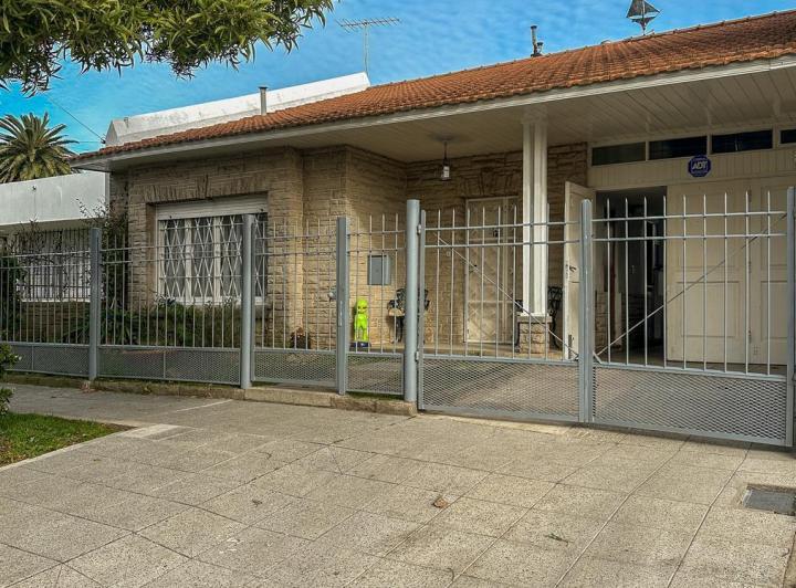 Casa · 150m² · 4 Ambientes · 1 Cochera