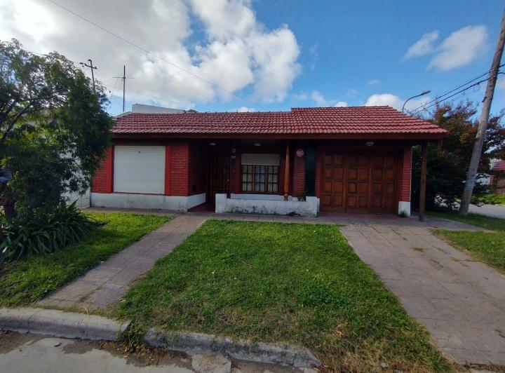 Casa · 110m² · 4 Ambientes · 1 Cochera