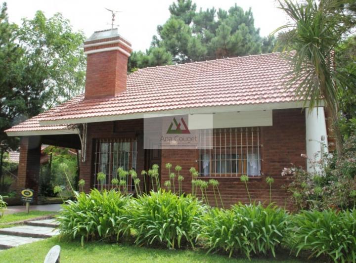 Casa · 71m² · 4 Ambientes · 1 Cochera