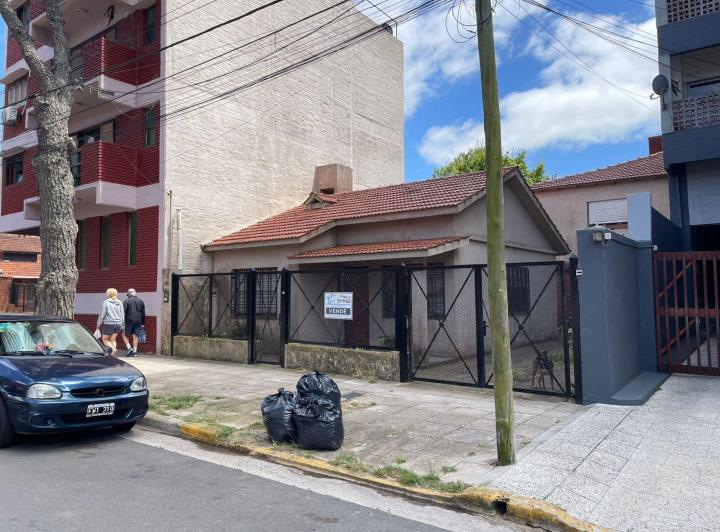 Casa · 90m² · 4 Ambientes · 2 Cocheras