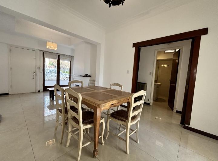 Casa · 227m² · 5 Ambientes · 1 Cochera