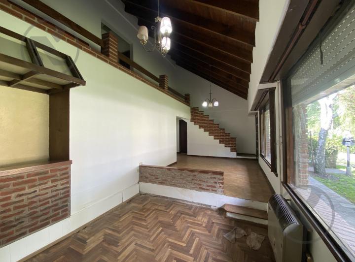 Casa · 145m² · 4 Ambientes · 1 Cochera