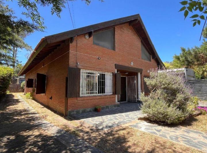 Casa · 130m² · 5 Ambientes · 1 Cochera