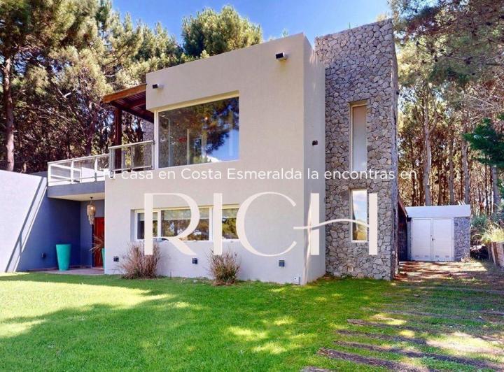 Casa · 180m² · 4 Ambientes