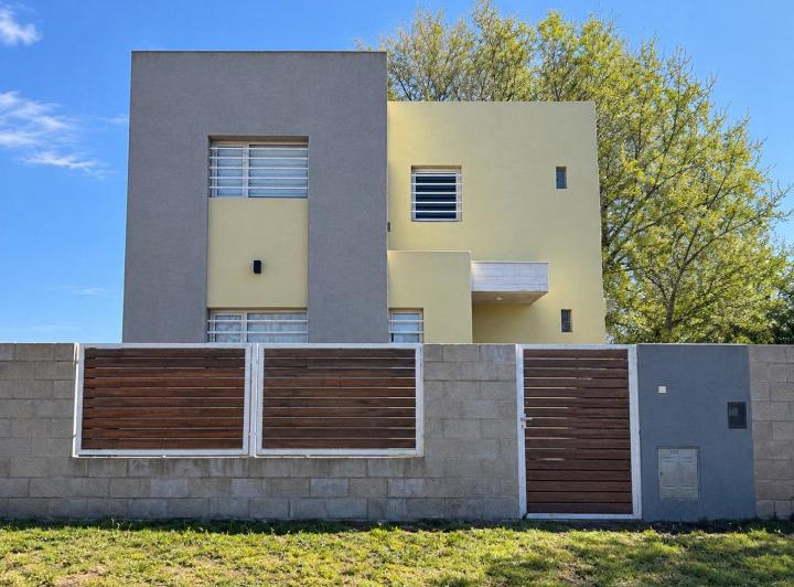 Casa · 112m² · 3 Ambientes · 1 Cochera