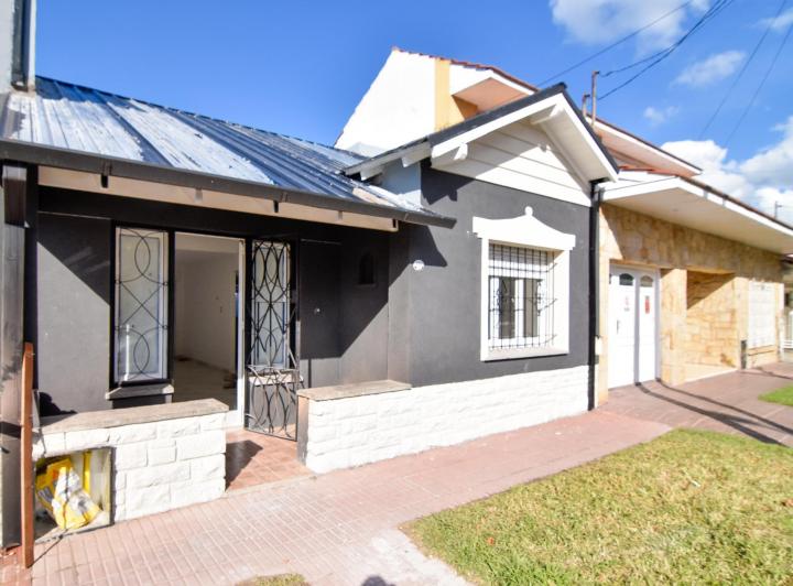 Casa · 83m² · 2 Dormitorios · 1 Cochera