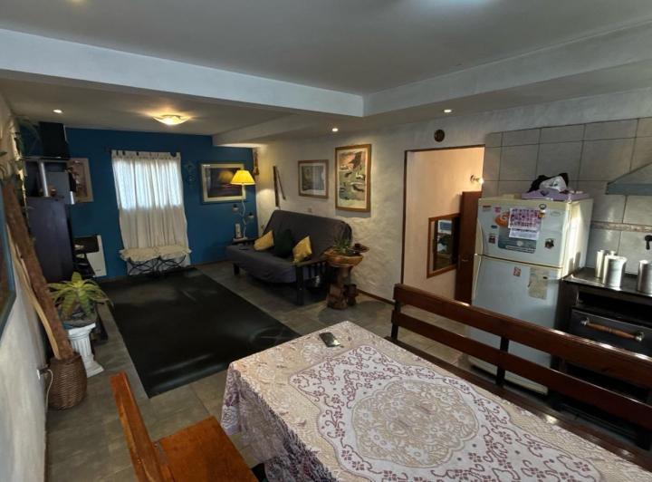 Casa · 220m² · 9 Ambientes · 1 Cochera